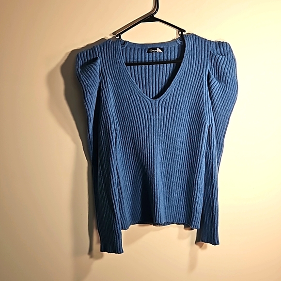 Vneck size lg sweater. - Picture 1 of 4